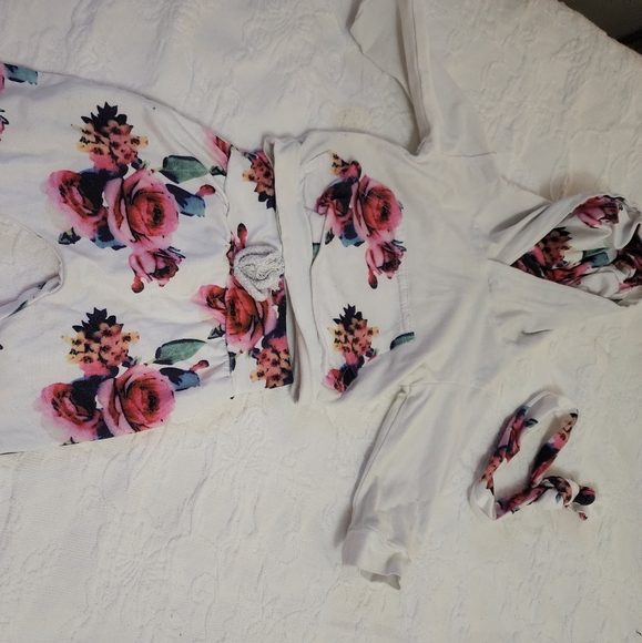 Baby tracksuit with headband - Picture 1 of 2